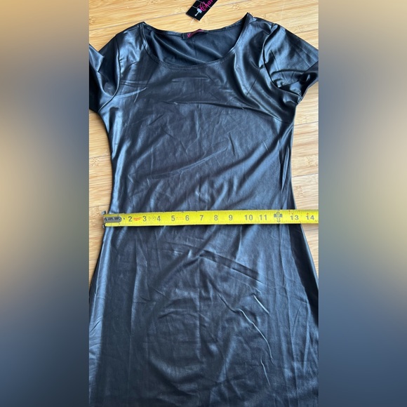 Charmaine black glossy long sleeves dress size S/M - Picture 9 of 10